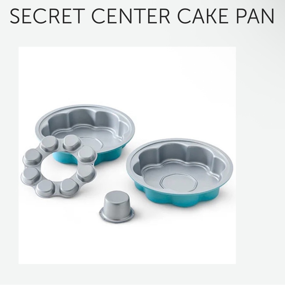 Pampered Chef Silver and Blue Secret Center Cake Pan